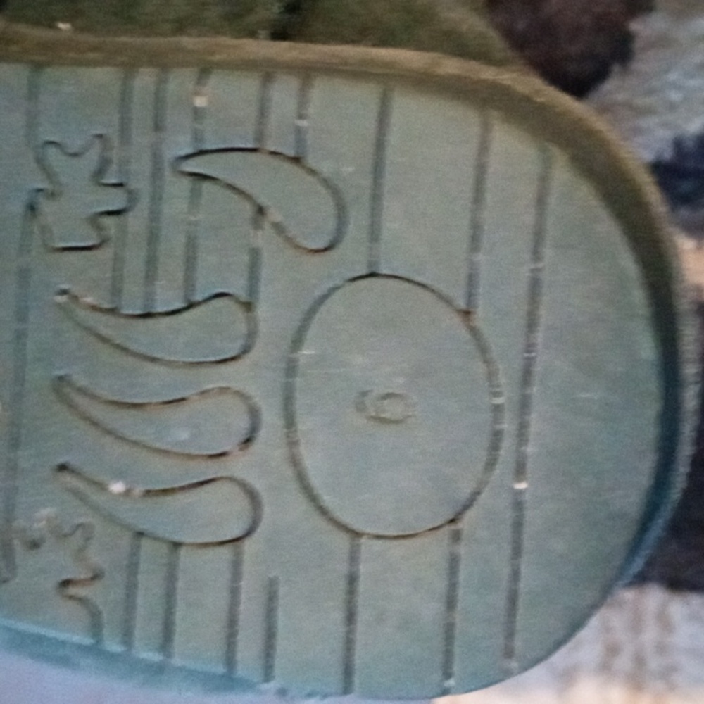 Dark green Bearpaw boots - Picture 5 of 9
